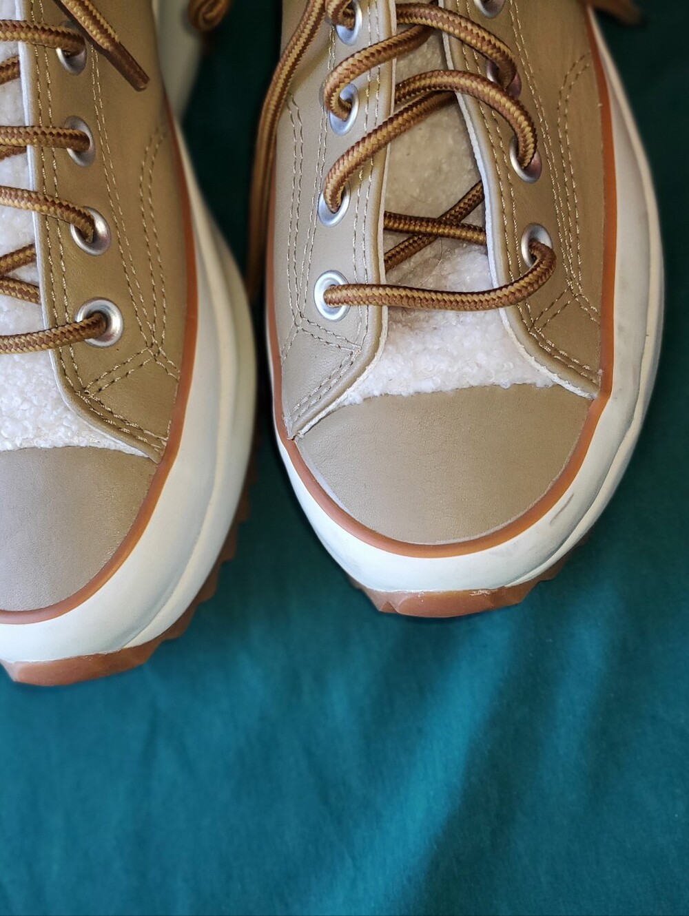 Converse Women's Run Star Hike Sherpa Sneakers - Size 9 US - Picture 6 of 8